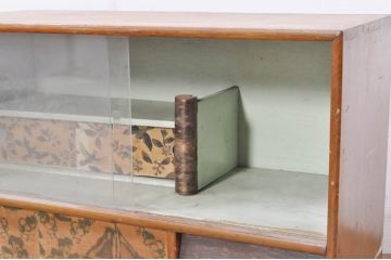 和製ビンテージ　かわいいデザイン!!　小さなレトロ茶箪笥(茶棚、食器棚、収納棚、戸棚、飾り棚、キャビネット、ヴィンテージ)(R-080850)