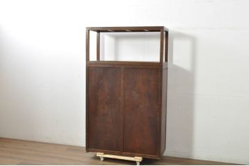 アジアンアンティーク　希少　中国美術　花梨(カリン)材　彫刻入りの扉が目を惹く茶棚(収納棚、戸棚、飾り棚、茶箪笥、サイドキャビネット)(R-080854)