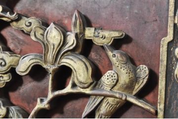 アジアンアンティーク　希少　中国美術　花梨(カリン)材　彫刻入りの扉が目を惹く茶棚(収納棚、戸棚、飾り棚、茶箪笥、サイドキャビネット)(R-080854)