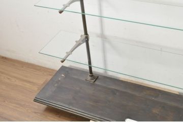 フランスアンティーク　店舗什器におすすめ!真鍮(しんちゅう)フレームが上品さを醸し出す陳列棚(ガラス棚、飾り棚、展示台、ディスプレイラック、オープンラック)(R-080856)