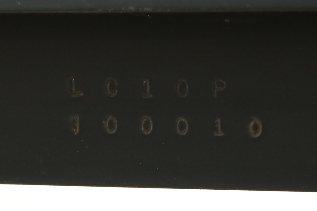 イタリアビンテージ　希少　Cassina(カッシーナ)　ル・コルビュジエ(Le Corbusier)　10 TABLE EN TUBE(ターブル アン テューブ)　LC10　スタイリッシュな佇まいが魅力的なガラスのローテーブル　定価約40万円　(R-080858)