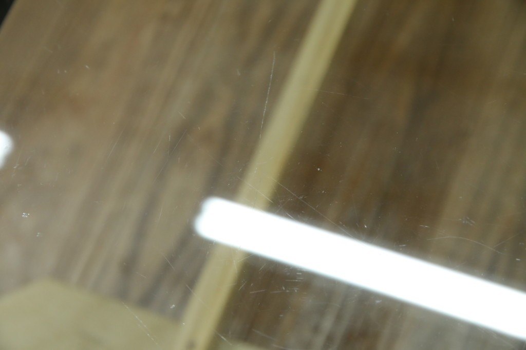 イタリアビンテージ　希少　Cassina(カッシーナ)　ル・コルビュジエ(Le Corbusier)　10 TABLE EN TUBE(ターブル アン テューブ)　LC10　スタイリッシュな佇まいが魅力的なガラスのローテーブル　定価約40万円　(R-080858)