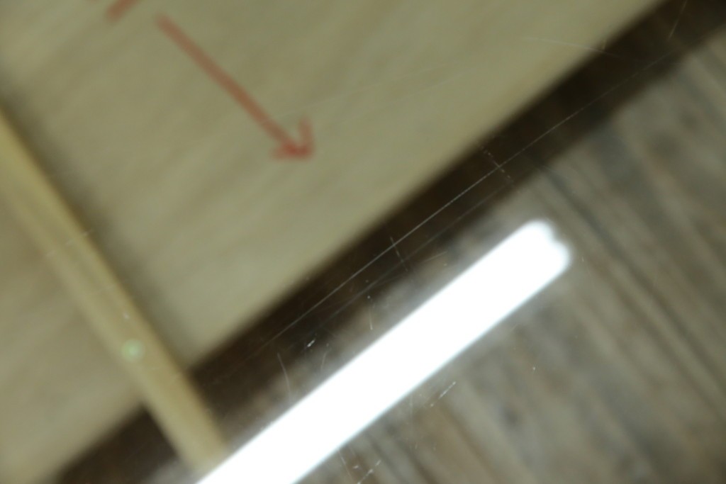 イタリアビンテージ　希少　Cassina(カッシーナ)　ル・コルビュジエ(Le Corbusier)　10 TABLE EN TUBE(ターブル アン テューブ)　LC10　スタイリッシュな佇まいが魅力的なガラスのローテーブル　定価約40万円　(R-080858)