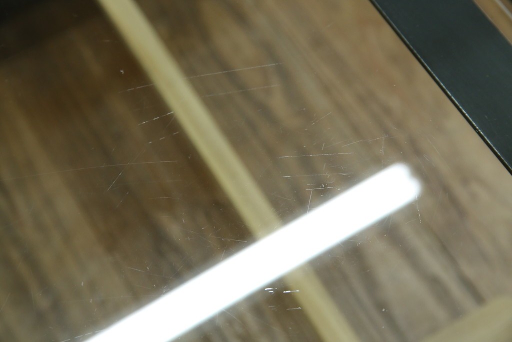 イタリアビンテージ　希少　Cassina(カッシーナ)　ル・コルビュジエ(Le Corbusier)　10 TABLE EN TUBE(ターブル アン テューブ)　LC10　スタイリッシュな佇まいが魅力的なガラスのローテーブル　定価約40万円　(R-080858)