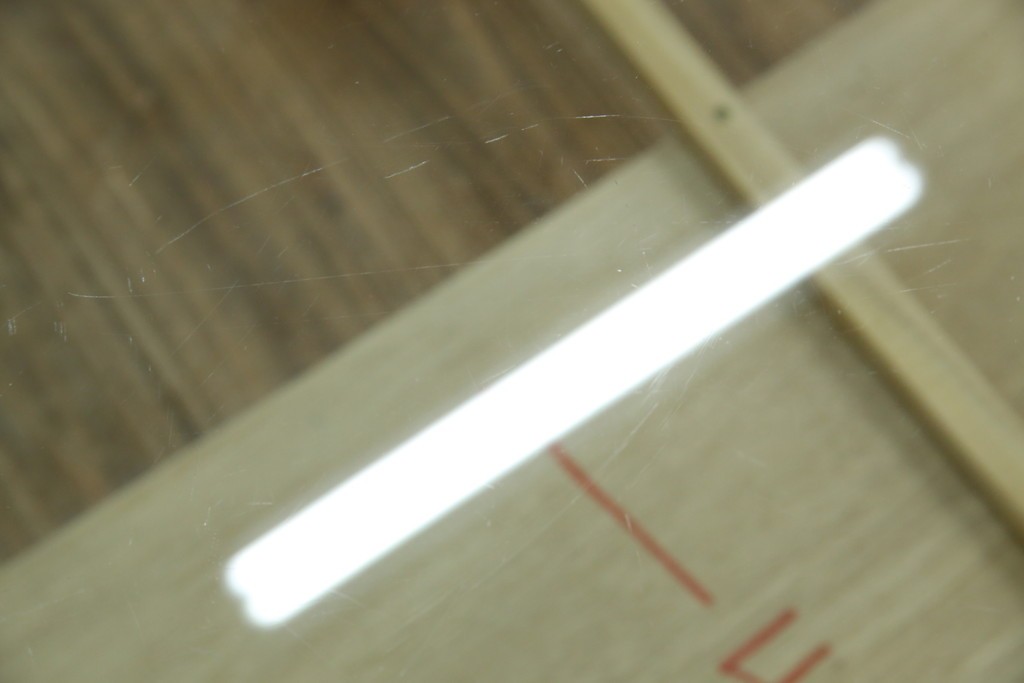 イタリアビンテージ　希少　Cassina(カッシーナ)　ル・コルビュジエ(Le Corbusier)　10 TABLE EN TUBE(ターブル アン テューブ)　LC10　スタイリッシュな佇まいが魅力的なガラスのローテーブル　定価約40万円　(R-080858)