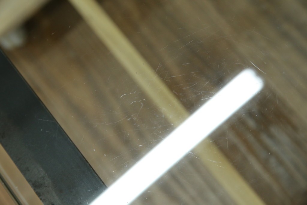 イタリアビンテージ　希少　Cassina(カッシーナ)　ル・コルビュジエ(Le Corbusier)　10 TABLE EN TUBE(ターブル アン テューブ)　LC10　スタイリッシュな佇まいが魅力的なガラスのローテーブル　定価約40万円　(R-080858)