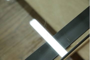 イタリアビンテージ　希少　Cassina(カッシーナ)　ル・コルビュジエ(Le Corbusier)　10 TABLE EN TUBE(ターブル アン テューブ)　LC10　スタイリッシュな佇まいが魅力的なガラスのローテーブル　定価約40万円　(R-080858)