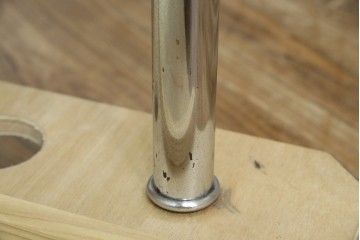 イタリアビンテージ　希少　Cassina(カッシーナ)　ル・コルビュジエ(Le Corbusier)　10 TABLE EN TUBE(ターブル アン テューブ)　LC10　スタイリッシュな佇まいが魅力的なガラスのローテーブル　定価約40万円　(R-080858)