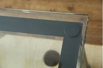 イタリアビンテージ　希少　Cassina(カッシーナ)　ル・コルビュジエ(Le Corbusier)　10 TABLE EN TUBE(ターブル アン テューブ)　LC10　スタイリッシュな佇まいが魅力的なガラスのローテーブル　定価約40万円　(R-080858)