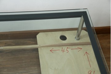 イタリアビンテージ　希少　Cassina(カッシーナ)　ル・コルビュジエ(Le Corbusier)　10 TABLE EN TUBE(ターブル アン テューブ)　LC10　スタイリッシュな佇まいが魅力的なガラスのローテーブル　定価約40万円　(R-080858)