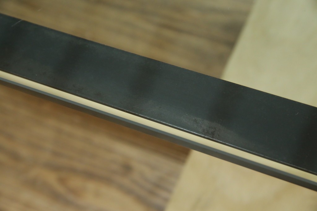 イタリアビンテージ　希少　Cassina(カッシーナ)　ル・コルビュジエ(Le Corbusier)　10 TABLE EN TUBE(ターブル アン テューブ)　LC10　スタイリッシュな佇まいが魅力的なガラスのローテーブル　定価約40万円　(R-080858)