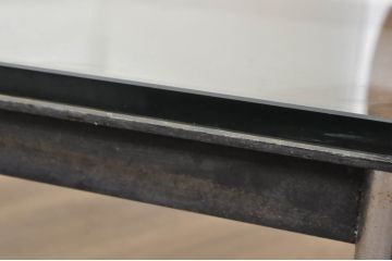 イタリアビンテージ　希少　Cassina(カッシーナ)　ル・コルビュジエ(Le Corbusier)　10 TABLE EN TUBE(ターブル アン テューブ)　LC10　スタイリッシュな佇まいが魅力的なガラスのローテーブル(リビングテーブル、センターテーブル、カクテルテーブル、ヴィンテージ)(定価約40万円)(R-080858)