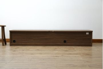 中古　美品　関家具　セルマ(SELMA)　ウォールナット材　和の空間から北欧スタイル等さまざまなテイストに馴染むスタイリッシュなテレビボード(TVボード、テレビ台、ローボード、キャビネット)(R-080861)