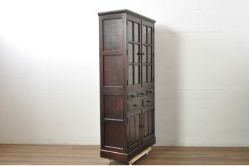 中古　北海道民芸家具　HM160K　格子組みガラス戸と充実した収納力が魅力の食器棚　(R-080862)