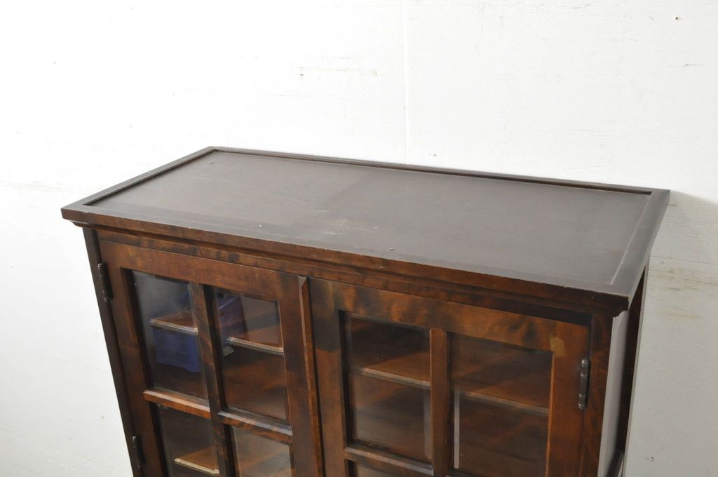 中古　北海道民芸家具　HM160K　格子組みガラス戸と充実した収納力が魅力の食器棚　(R-080862)