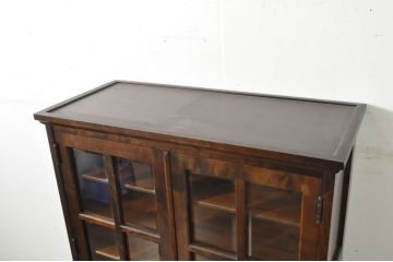 中古　北海道民芸家具　HM160K　格子組みガラス戸と充実した収納力が魅力の食器棚　(R-080862)