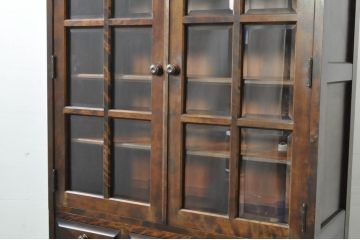 中古　北海道民芸家具　HM160K　格子組みガラス戸と充実した収納力が魅力の食器棚　(R-080862)