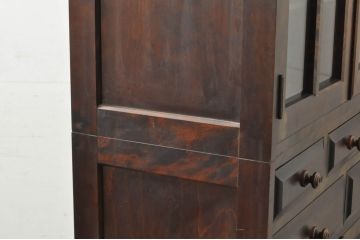 中古　北海道民芸家具　HM160K　格子組みガラス戸と充実した収納力が魅力の食器棚　(R-080862)