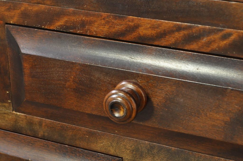 中古　北海道民芸家具　HM160K　格子組みガラス戸と充実した収納力が魅力の食器棚　(R-080862)