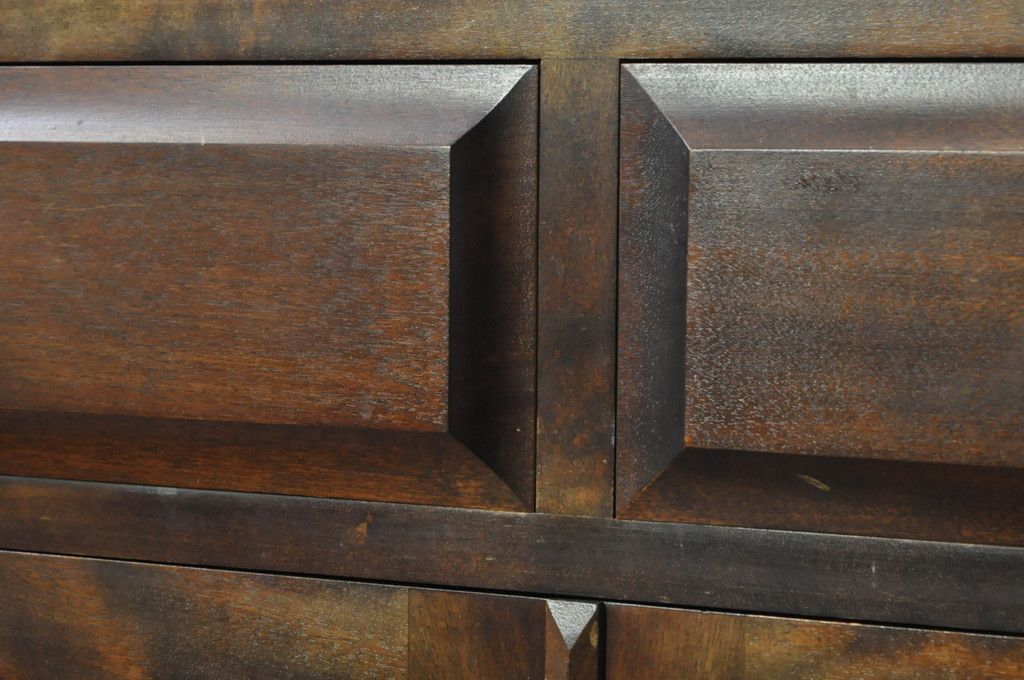 中古　北海道民芸家具　HM160K　格子組みガラス戸と充実した収納力が魅力の食器棚　(R-080862)