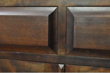 中古　北海道民芸家具　HM160K　格子組みガラス戸と充実した収納力が魅力の食器棚　(R-080862)