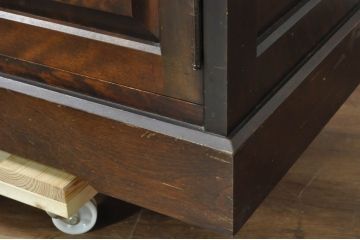 中古　北海道民芸家具　HM160K　格子組みガラス戸と充実した収納力が魅力の食器棚　(R-080862)