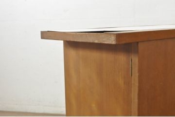和製ビンテージ　激レア希少!!　北欧デザイン　チーク材　シンプルでモダンなデザインが空間をおしゃれに演出するサイドボード(サイドキャビネット、収納棚、戸棚、テレビ台、テレビボード、ヴィンテージ)(R-080863)