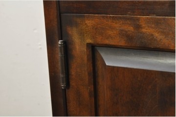 《天板取り付け加工費込み》　中古　北海道民芸家具　框組扉の端正なキャビネット　(R-080866)