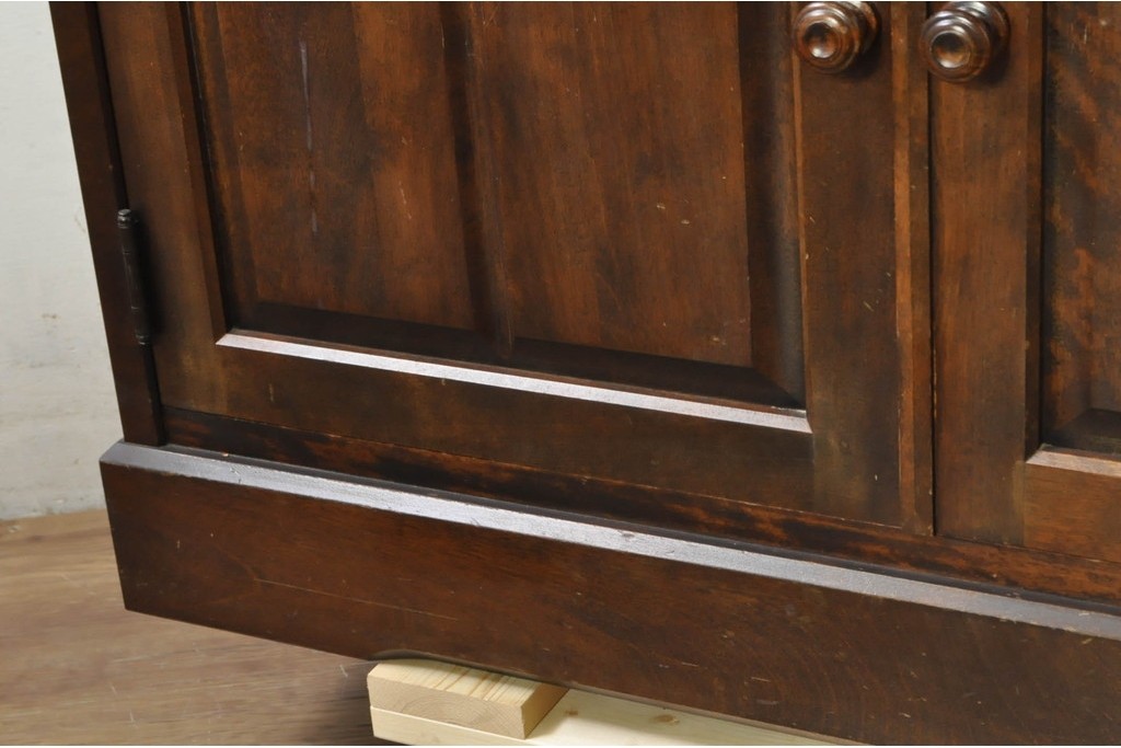 《天板取り付け加工費込み》　中古　北海道民芸家具　框組扉の端正なキャビネット　(R-080866)