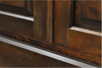 《天板取り付け加工費込み》　中古　北海道民芸家具　框組扉の端正なキャビネット　(R-080866)