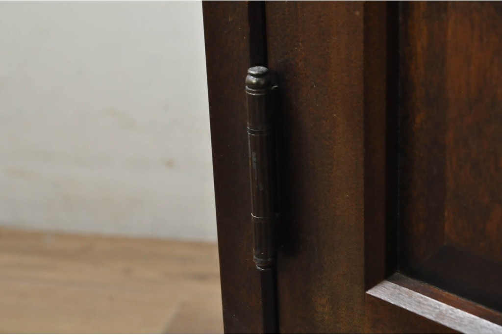 《天板取り付け加工費込み》　中古　北海道民芸家具　框組扉の端正なキャビネット　(R-080866)