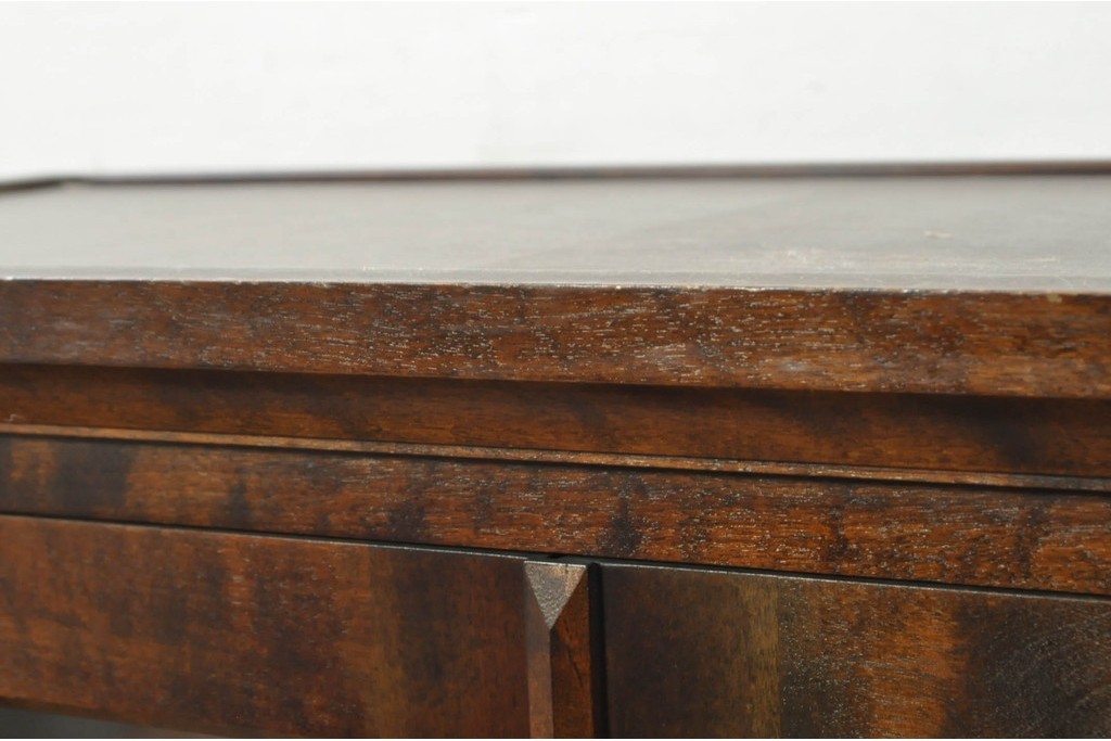 《脚(台輪)取り付け加工費込み》　中古　北海道民芸家具　格子入りガラス扉のキャビネット　(R-080867)