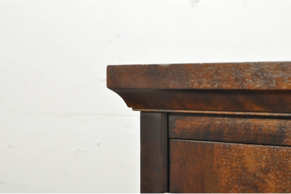 《脚(台輪)取り付け加工費込み》　中古　北海道民芸家具　格子入りガラス扉のキャビネット　(R-080867)