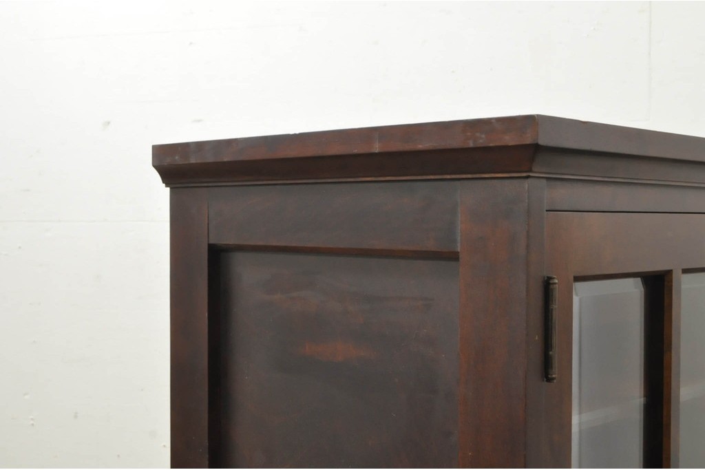 《脚(台輪)取り付け加工費込み》　中古　北海道民芸家具　格子入りガラス扉のキャビネット　(R-080867)