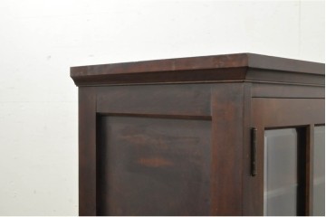 《脚(台輪)取り付け加工費込み》　中古　北海道民芸家具　格子入りガラス扉のキャビネット　(R-080867)