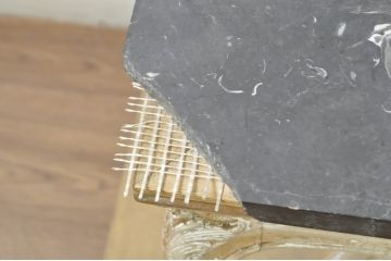 フランスアンティーク　ペイント　天板大理石　猫脚が優雅で可愛らしい彫刻入りのローテーブル(センターテーブル、サイドテーブル、リビングテーブル)(R-080869)