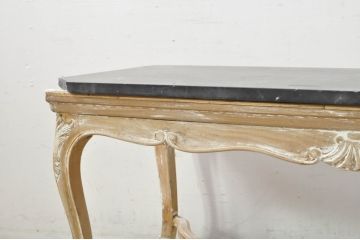 フランスアンティーク　ペイント　天板大理石　猫脚が優雅で可愛らしい彫刻入りのローテーブル(センターテーブル、サイドテーブル、リビングテーブル)(R-080869)