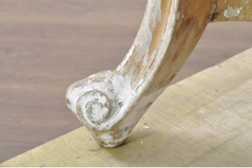 フランスアンティーク　ペイント　天板大理石　猫脚が優雅で可愛らしい彫刻入りのローテーブル(センターテーブル、サイドテーブル、リビングテーブル)(R-080869)