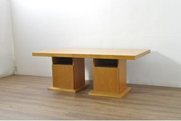 中古　ブランド家具　特注　オーダー品　天板極厚　タモ材　無垢　ナチュラルカラーが素敵な収納付きの特大テーブル(ダイニングテーブル、4人掛け、6人掛け、作業台、食卓、店舗什器)(R-080871)