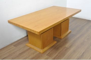 中古　ブランド家具　特注　オーダー品　天板極厚　タモ材　無垢　ナチュラルカラーが素敵な収納付きの特大テーブル(ダイニングテーブル、4人掛け、6人掛け、作業台、食卓、店舗什器)(R-080871)