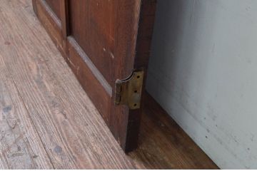 アンティーク建具　レトロな佇まいが魅力的なドア1枚(木製扉、板戸)(R-080873)