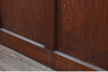 アンティーク建具　レトロな佇まいが魅力的なドア1枚(木製扉、板戸)(R-080874)