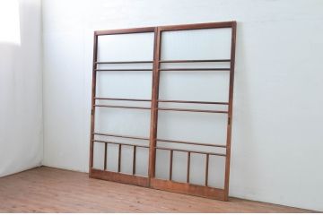 アンティーク建具　デザイングッド!!　レトロな空間作りにおすすめなガラス戸2枚セット(引き戸)(R-080883)