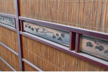 アンティーク建具　漆塗り框　黒柿透かし彫り入りの高級な夏戸4枚セット(引き戸、簾戸、簀戸、葭戸、夏障子、御簾戸、すど)(R-080886)