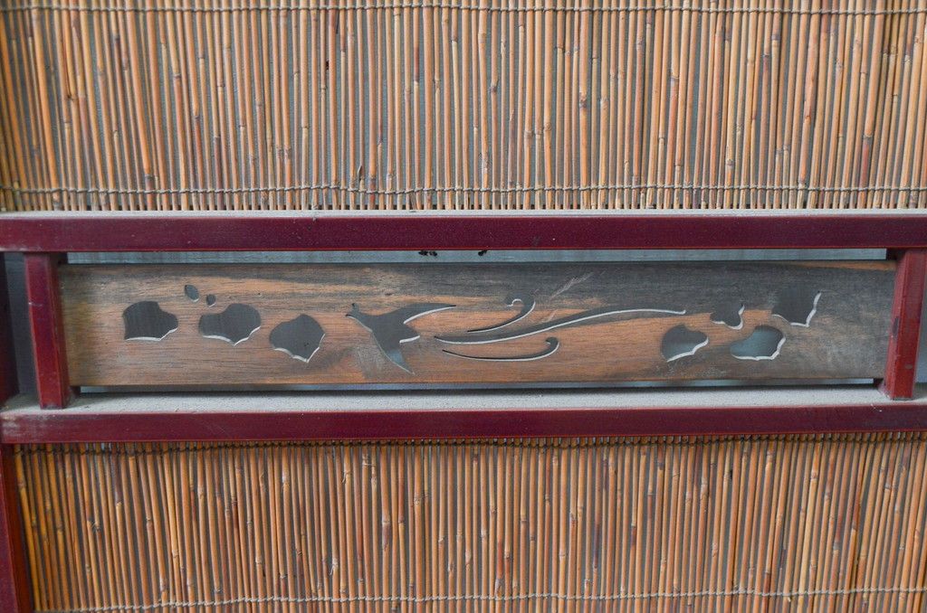 アンティーク建具 漆塗り框 黒柿透かし彫り入りの高級な夏戸4枚セット(引き戸、簾戸、簀戸、葭戸、夏障子、御簾戸、すど)(R-080886)