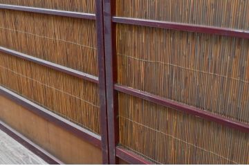 アンティーク建具 漆塗り框 黒柿透かし彫り入りの高級な夏戸4枚セット(引き戸、簾戸、簀戸、葭戸、夏障子、御簾戸、すど)(R-080886)