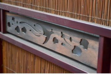 アンティーク建具 漆塗り框 黒柿透かし彫り入りの高級な夏戸4枚セット(引き戸、簾戸、簀戸、葭戸、夏障子、御簾戸、すど)(R-080886)