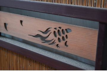 アンティーク建具　漆塗り框　黒柿透かし彫り入りの高級な夏戸4枚セット(引き戸、簾戸、簀戸、葭戸、夏障子、御簾戸、すど)(R-080887)