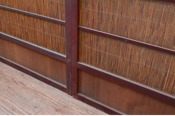 アンティーク建具　漆塗り框　黒柿透かし彫り入りの高級な幅広夏戸2枚セット(引き戸、簾戸、簀戸、葭戸、夏障子、御簾戸、すど)(R-080891)