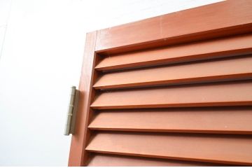 ビンテージ建具　シンプルなデザインが取り入れやすいルーバー扉1対2枚セット(雨戸、木製、ヴィンテージ)(R-080893)